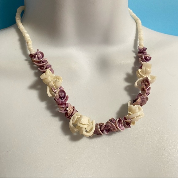 Vintage Purple & White Natural Shell Necklace - Picture 3 of 8